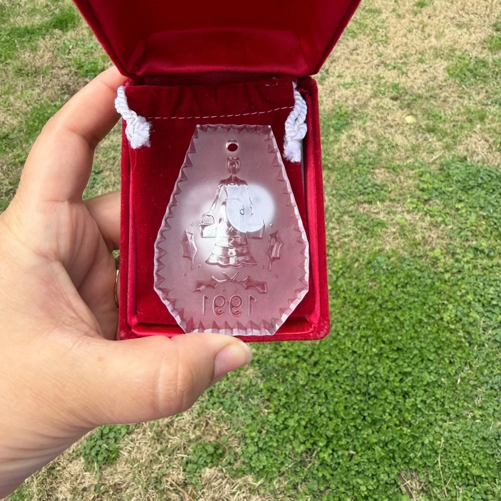 1991 Waterford Crystal 12 Days Of Christmas Ornament Maids A Milking - Picture 3 of 3
